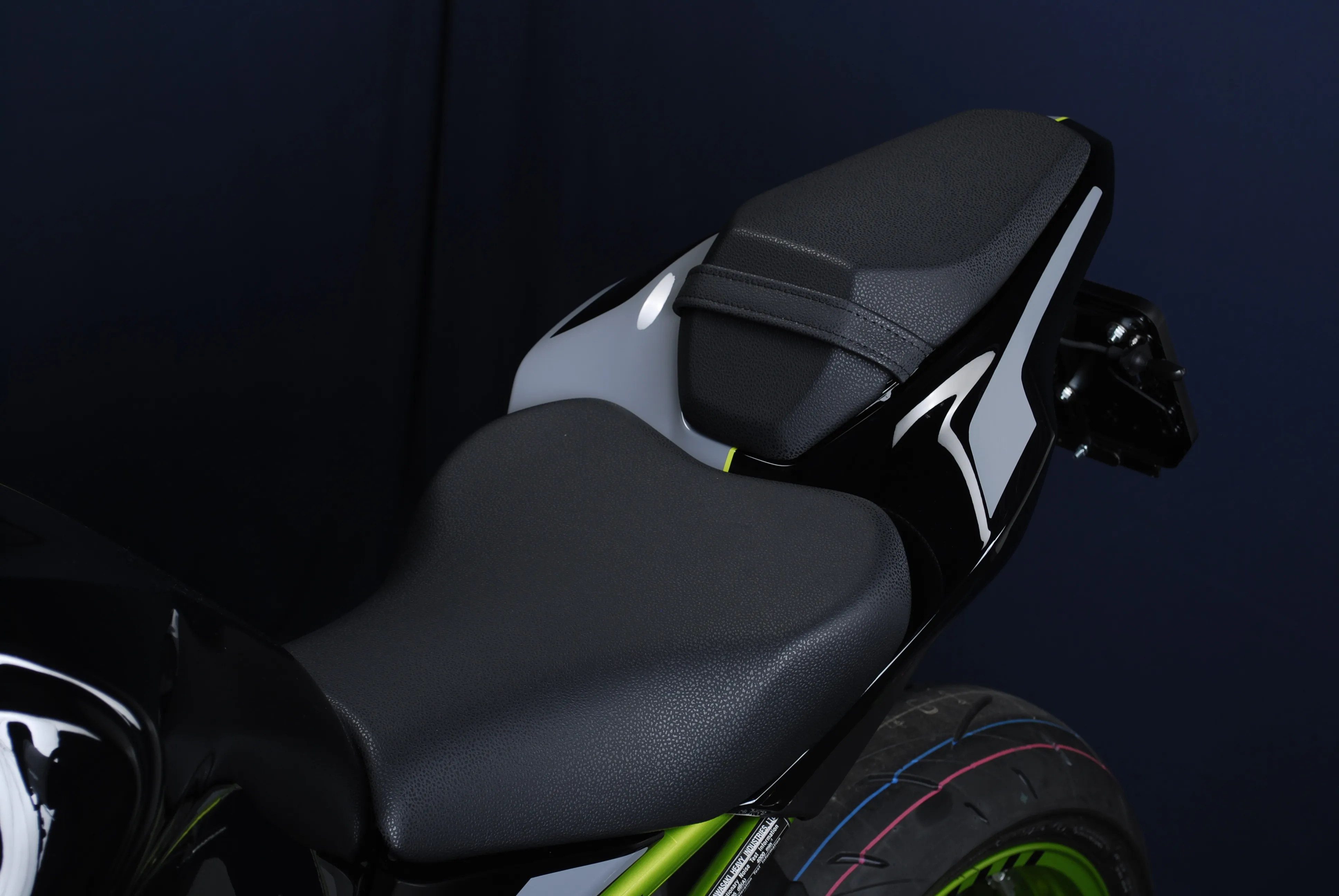 Z900 / MY21 2-Face Schwarz-Grau
