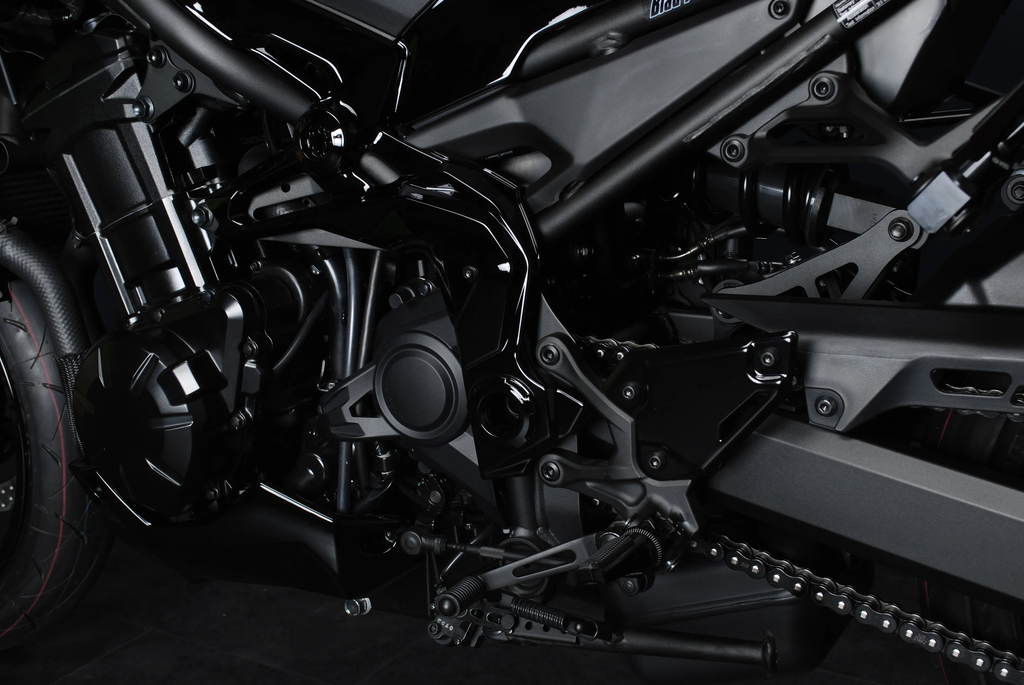 Z900 / MY23 2-Face Black-Edition
