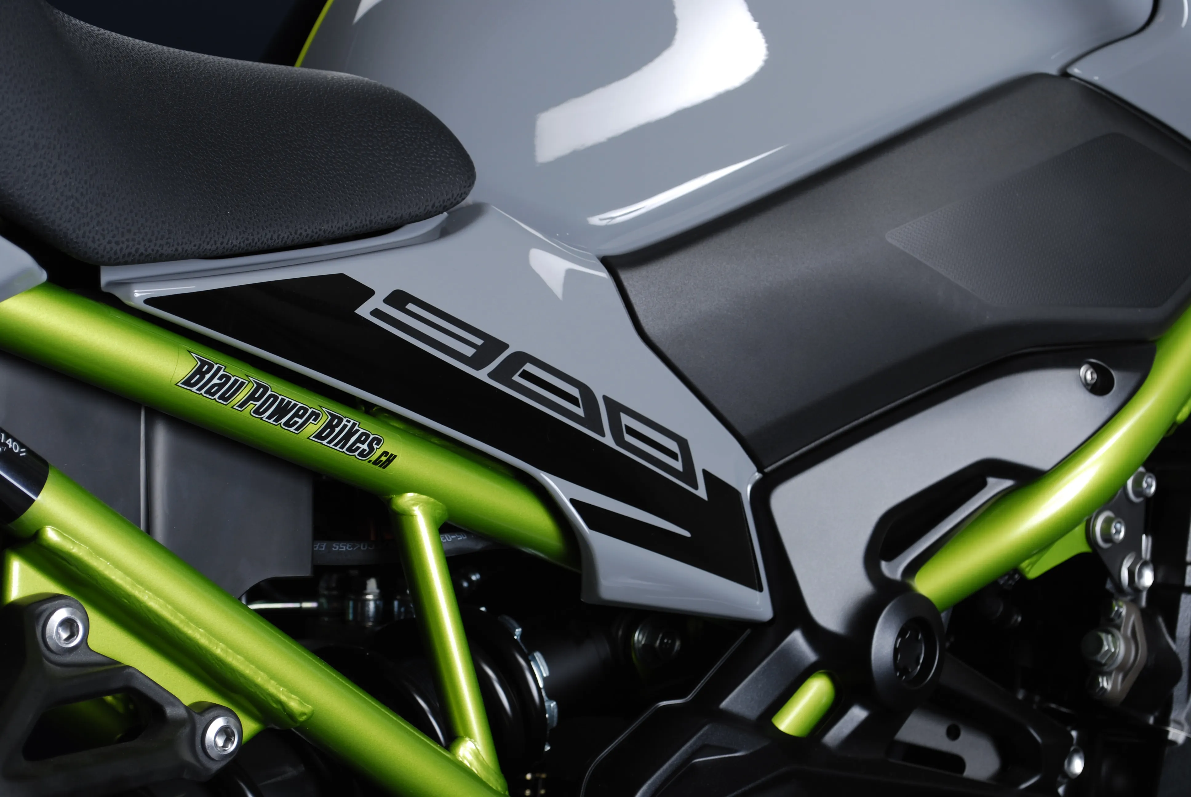 Z900 / MY21 2-Face Schwarz-Grau