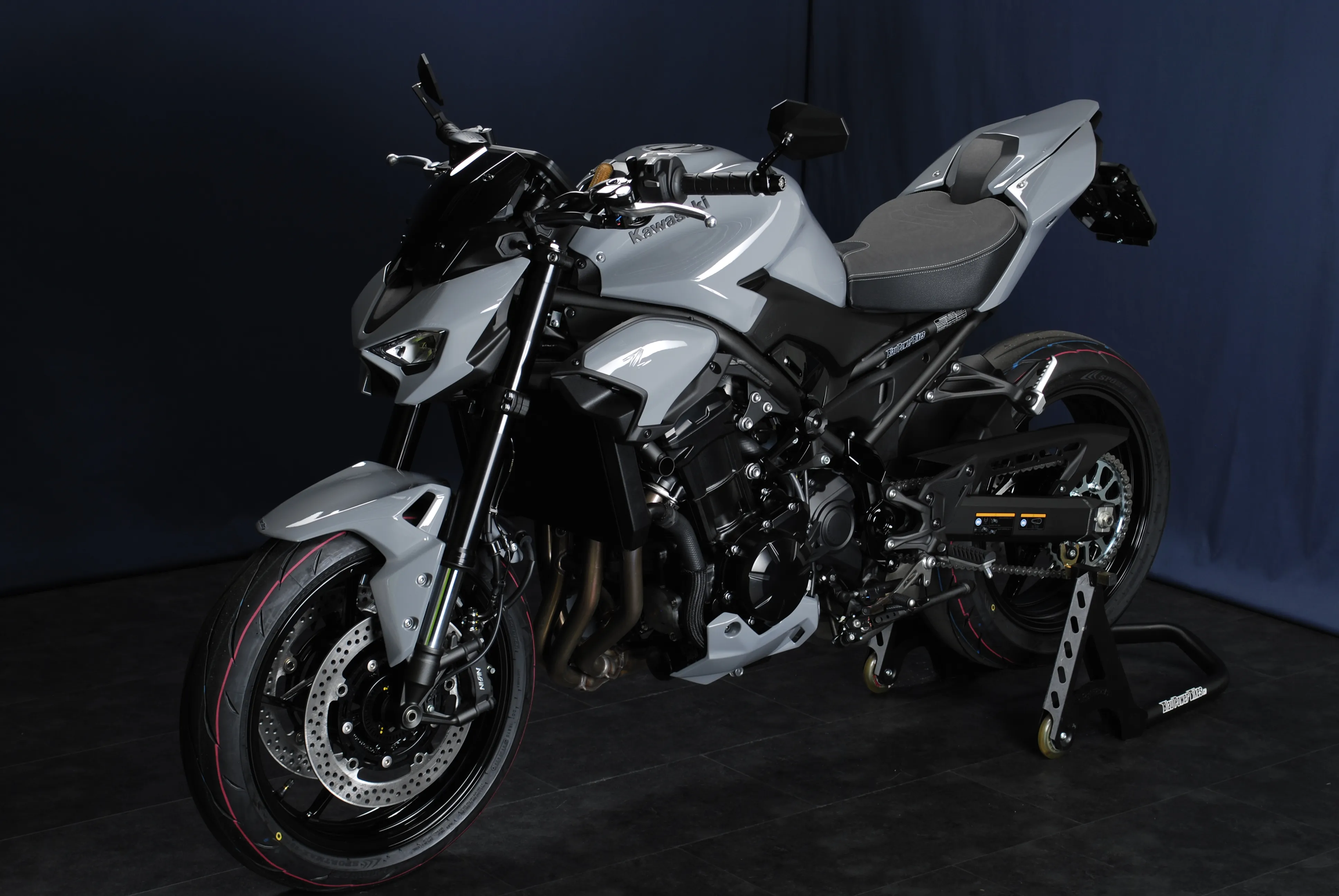 Z900 / MY25 Grau