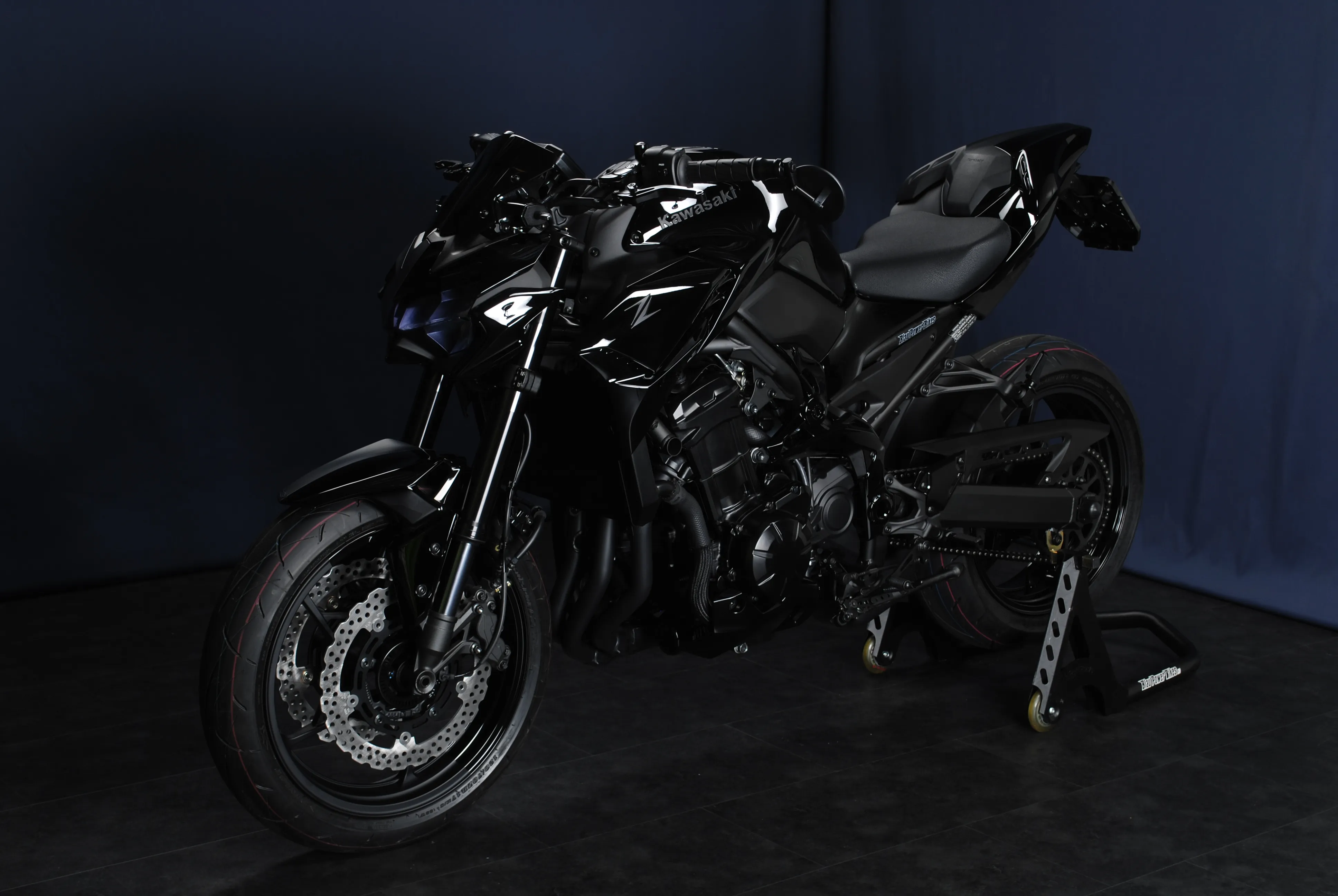 Z900 / MY23 2-Face Black-Edition