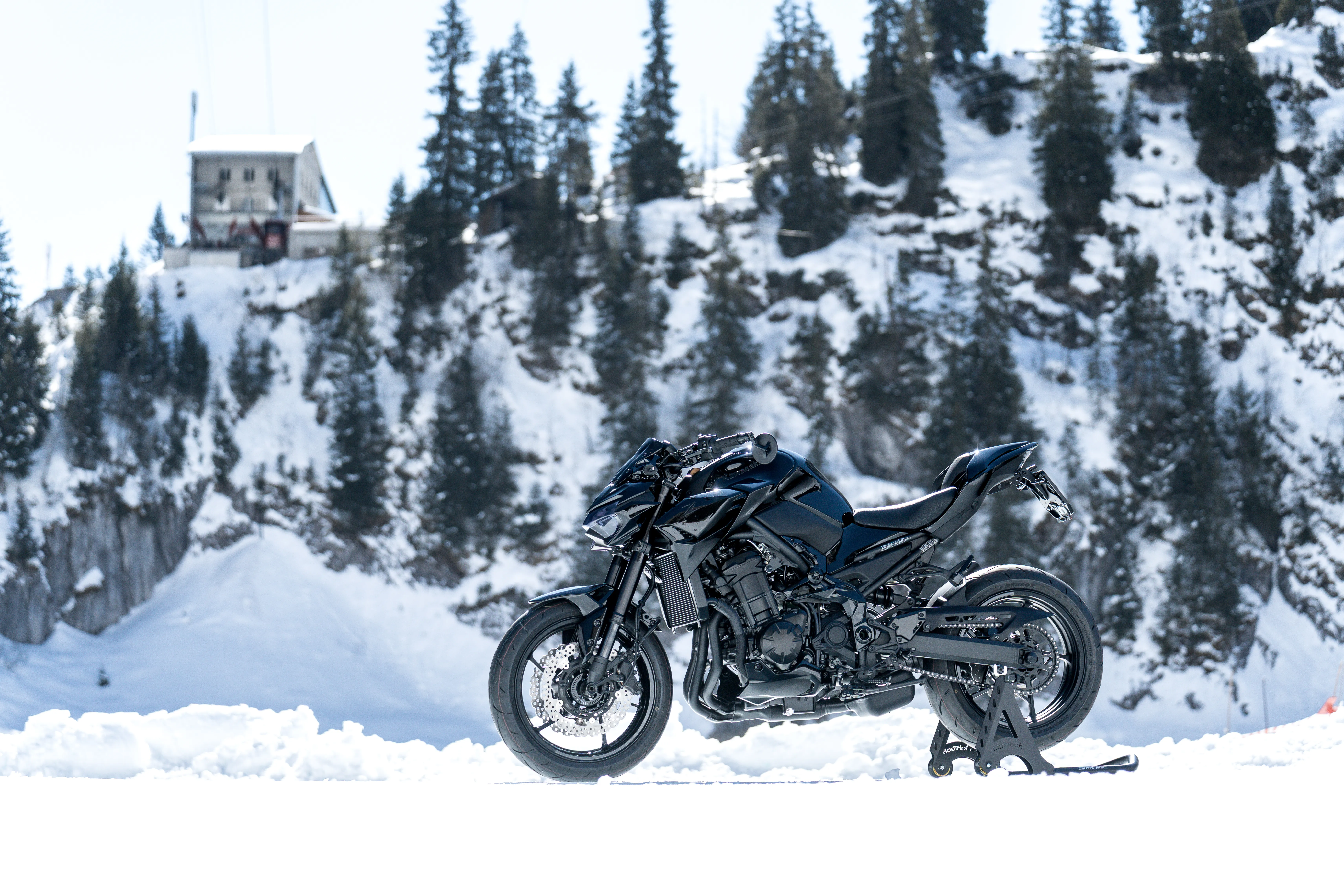 Z900 / MY23 2-Face Black-Edition