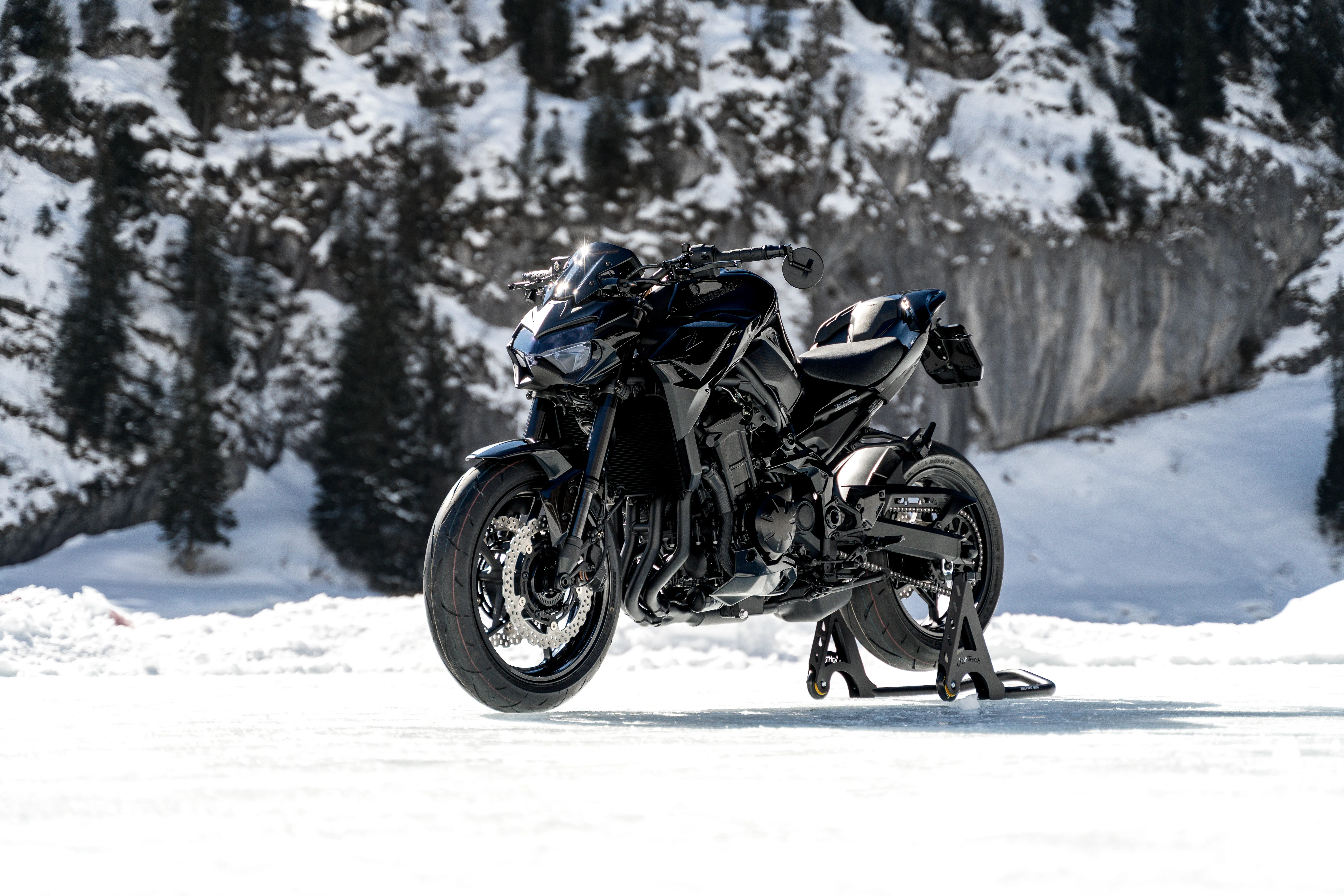 Z900 / MY23 2-Face Black-Edition