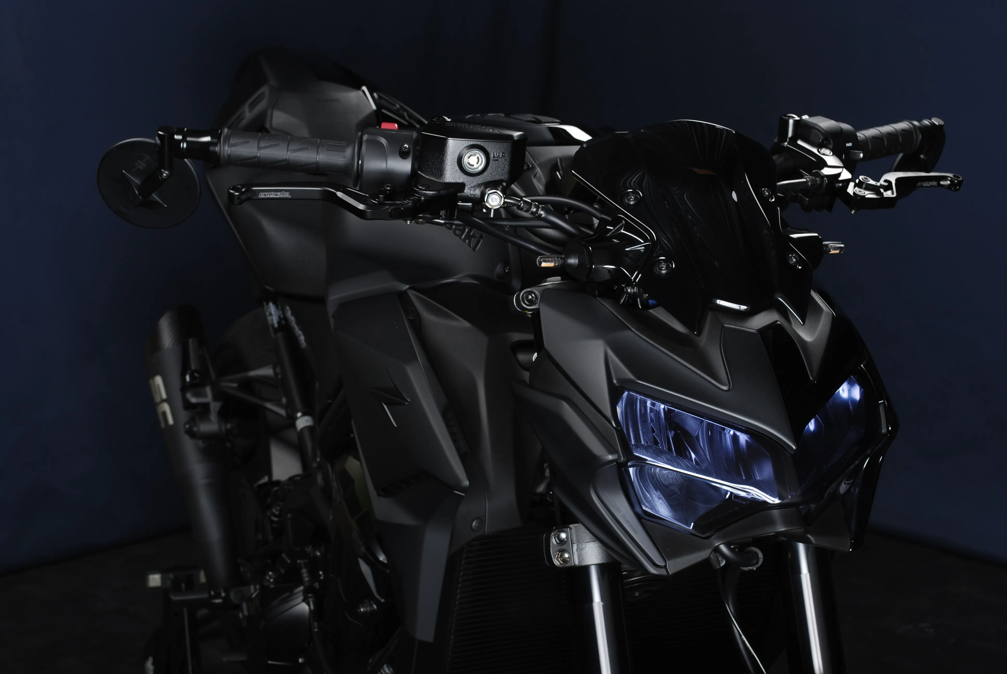 Z900 / MY23 2-Face Black-Edition