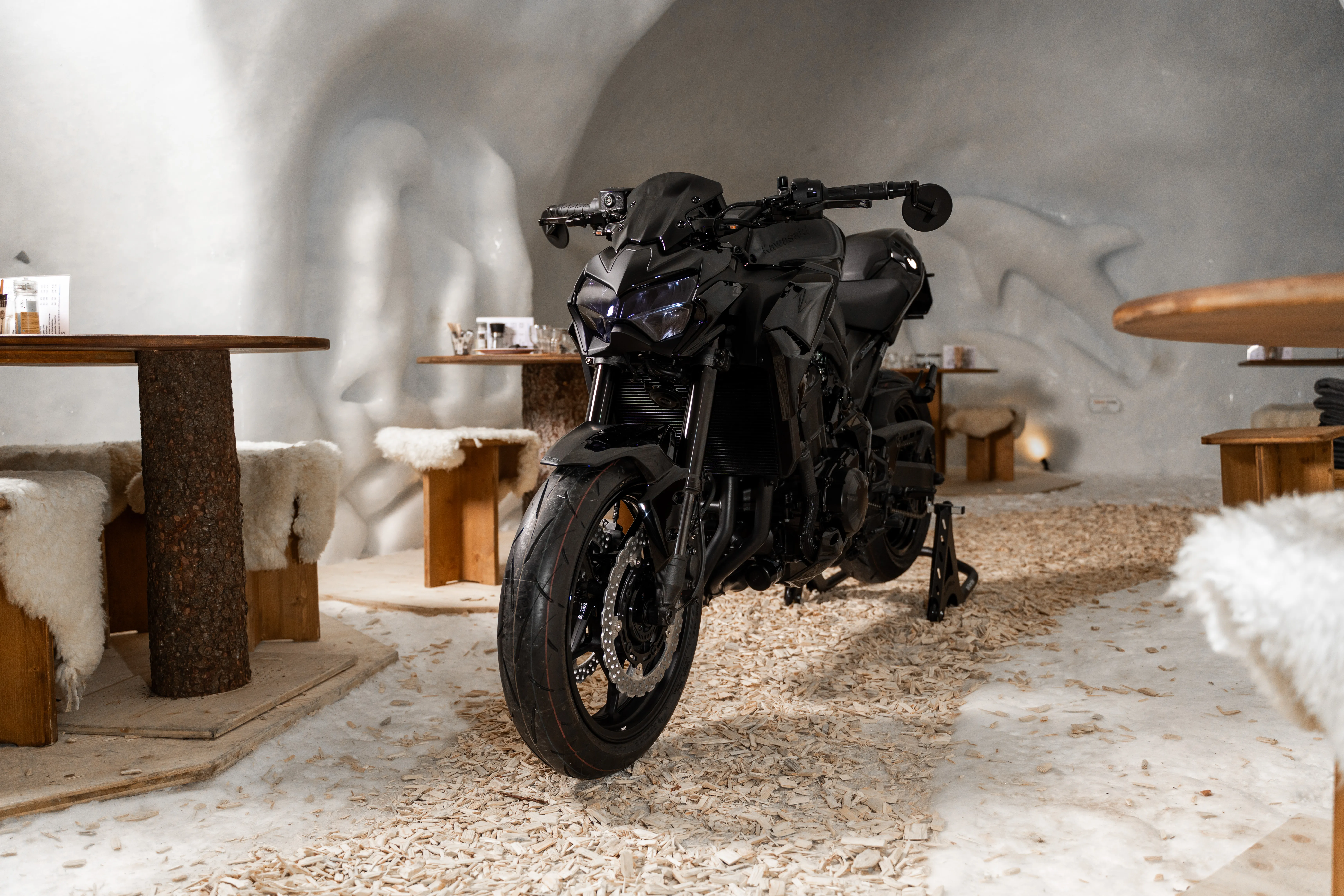 Z900 / MY23 2-Face Black-Edition