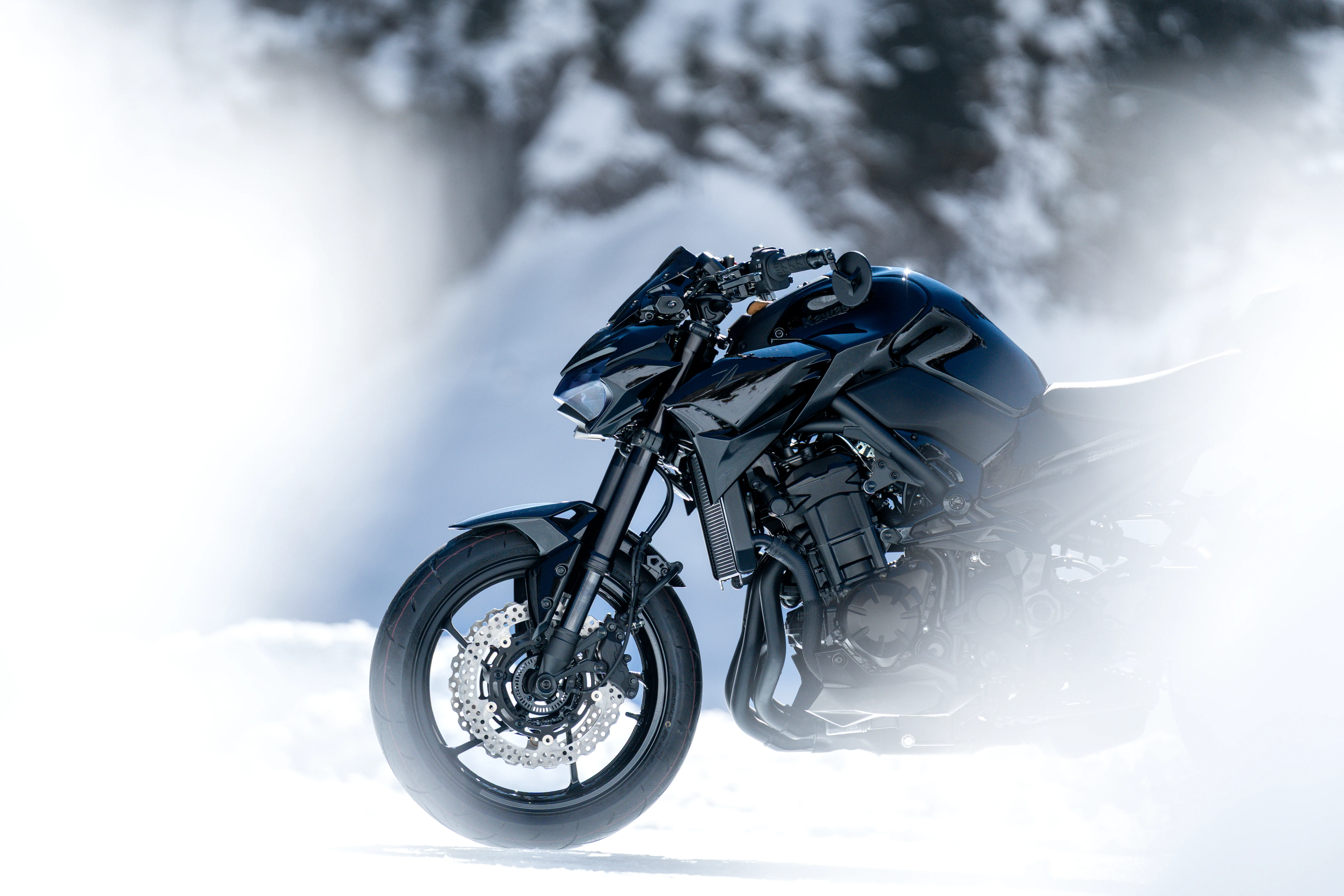 Z900 / MY23 2-Face Black-Edition