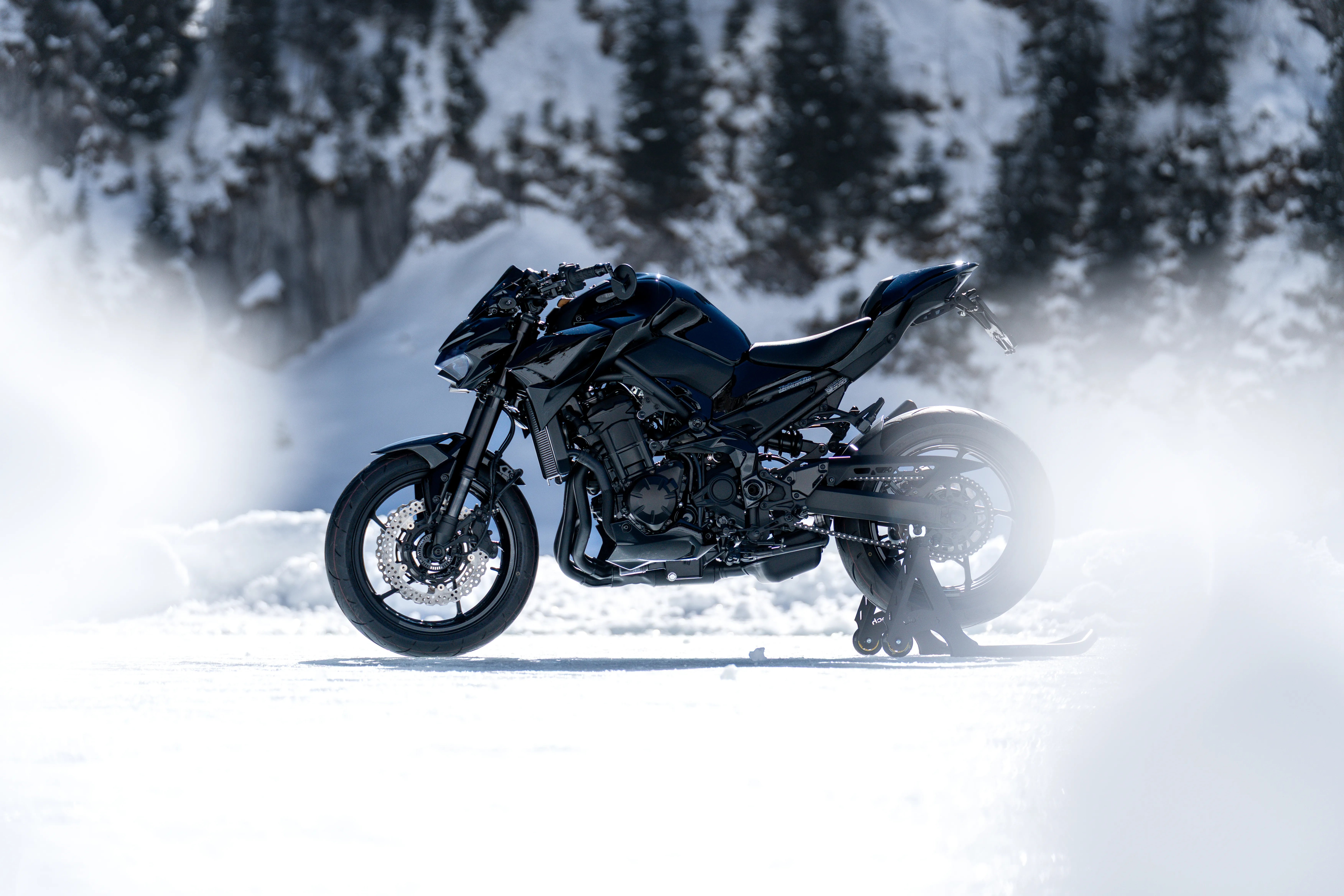 Z900 / MY23 2-Face Black-Edition
