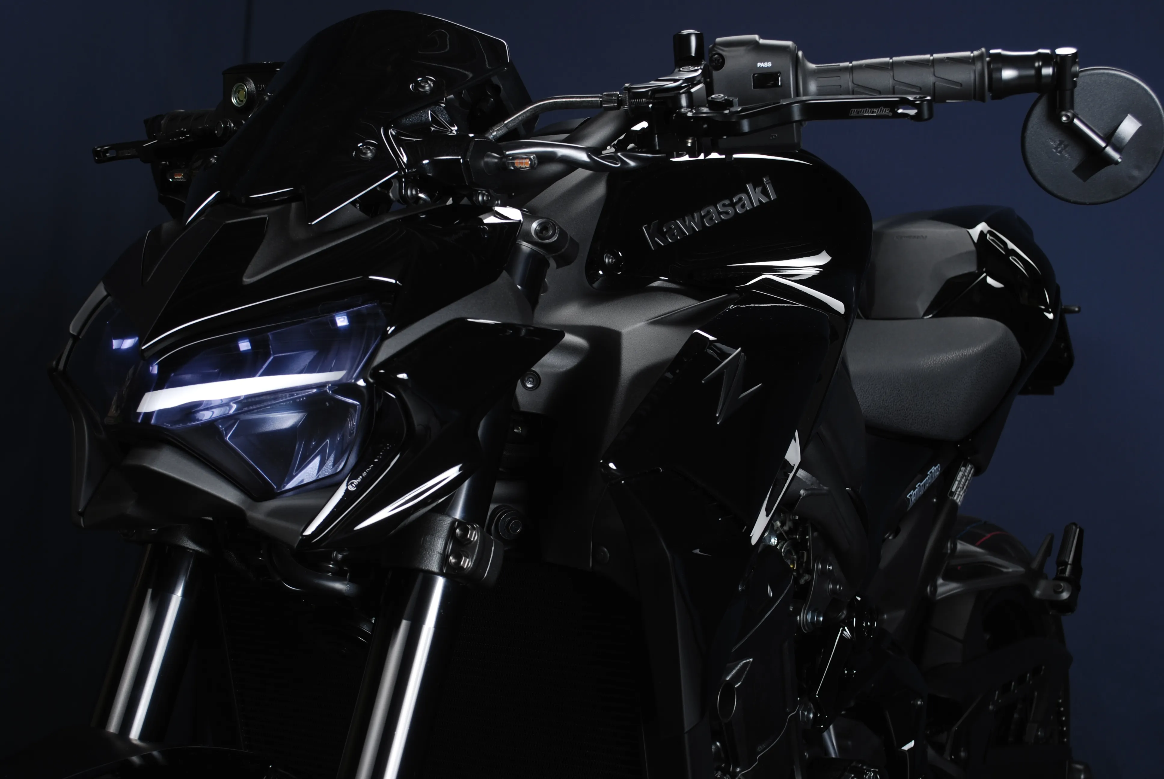 Z900 / MY23 2-Face Black-Edition