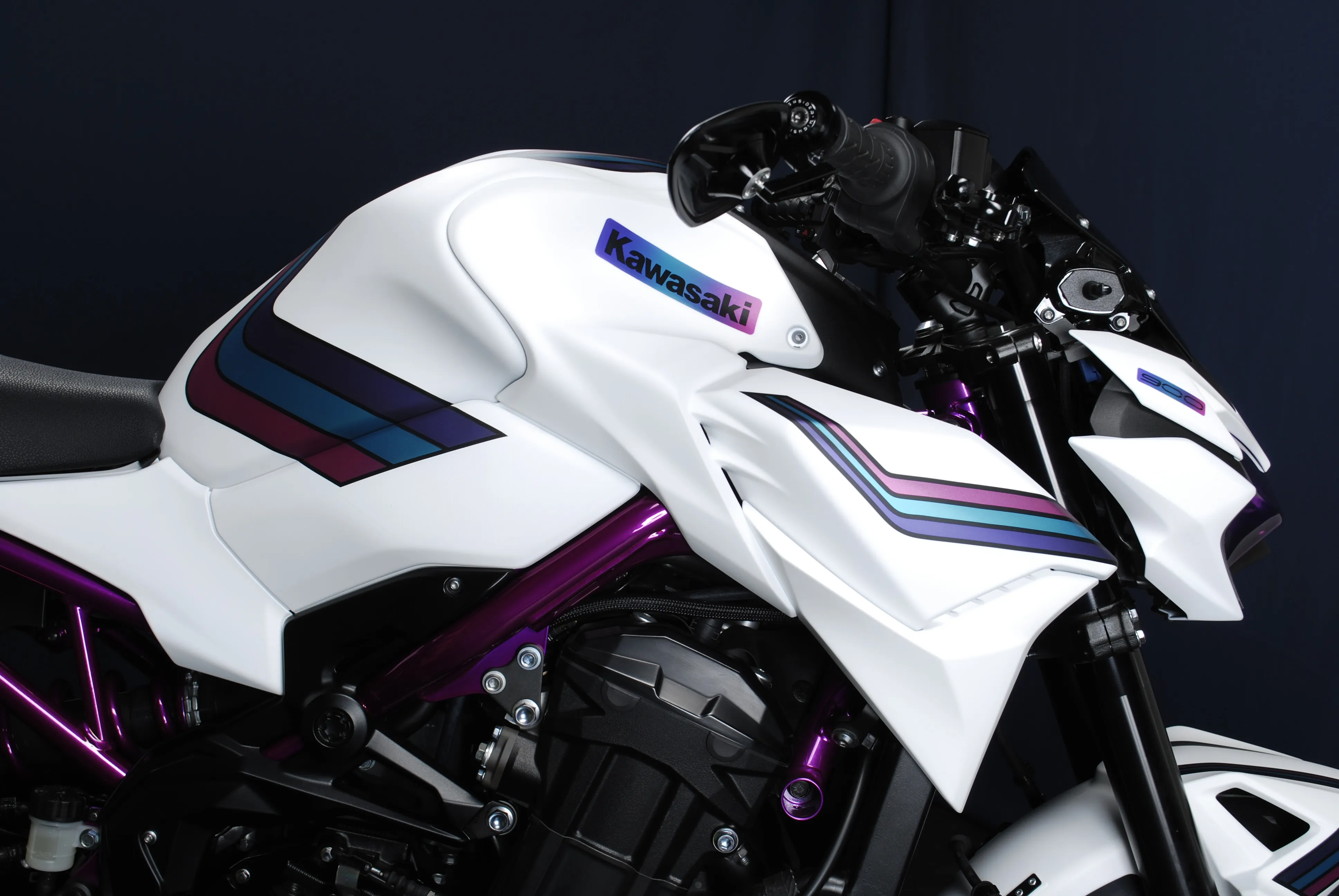 Z900 / Weiss-Candy Violett