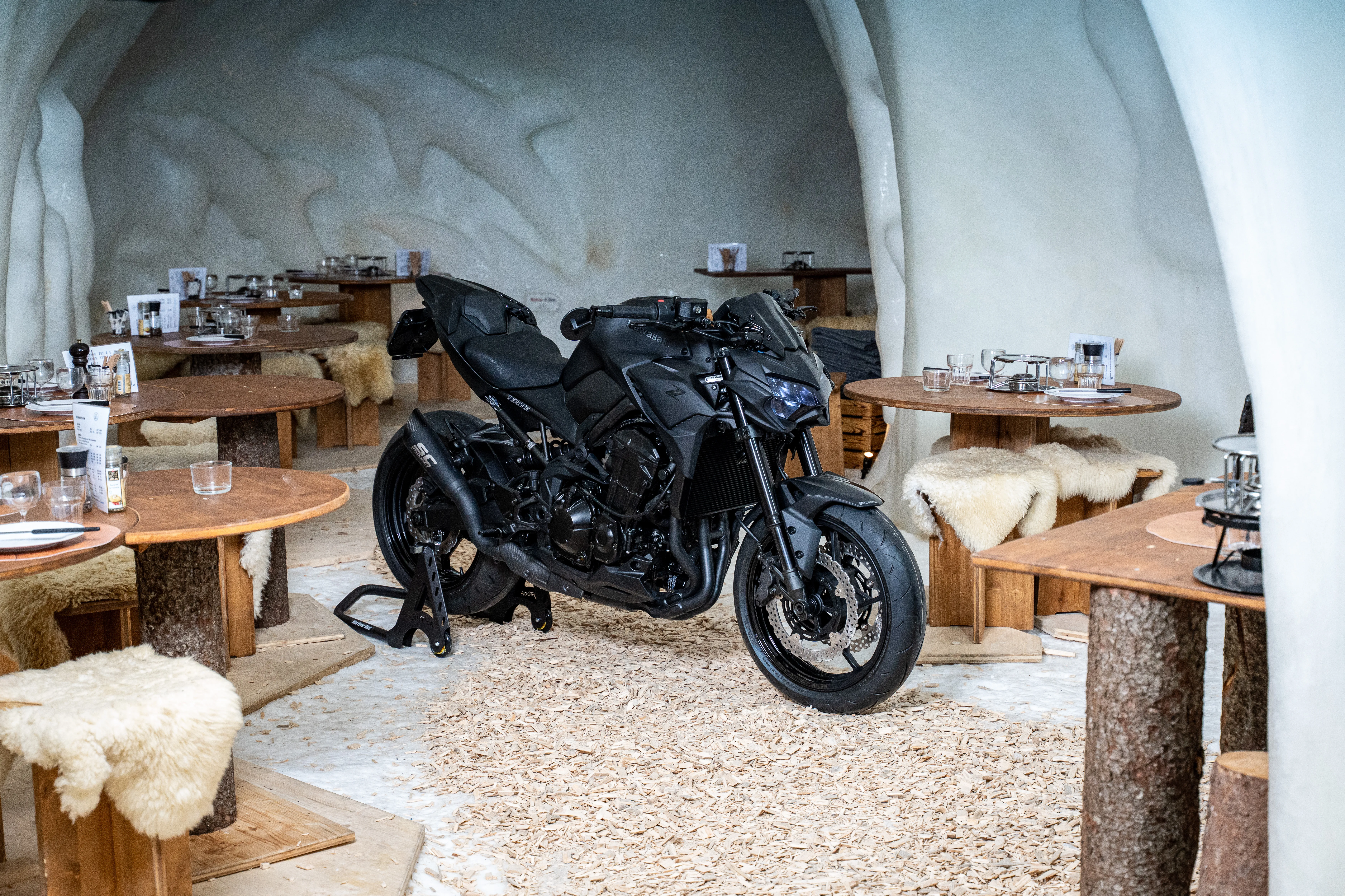 Z900 / MY23 2-Face Black-Edition