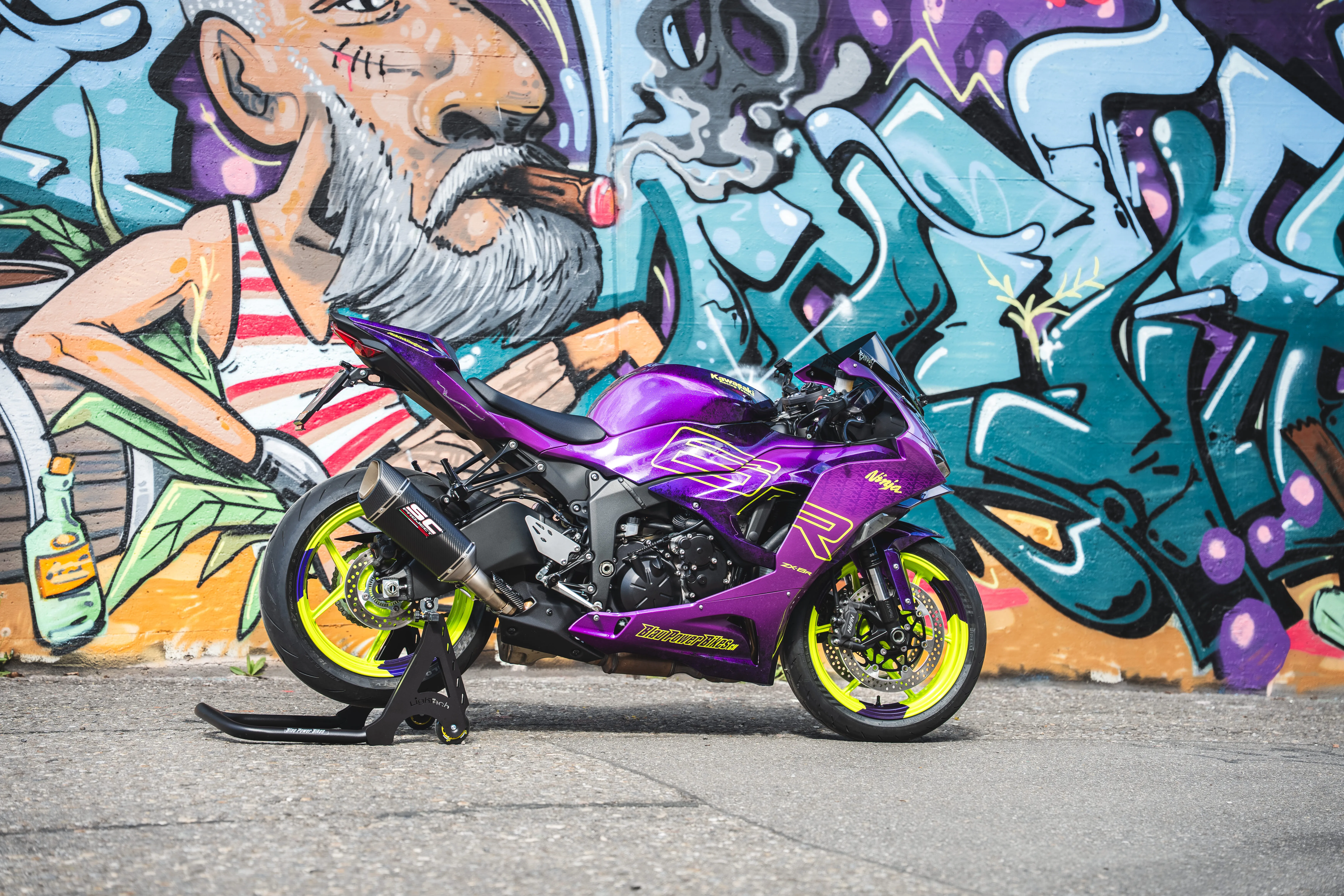 Ninja ZX-6R / Full Custom