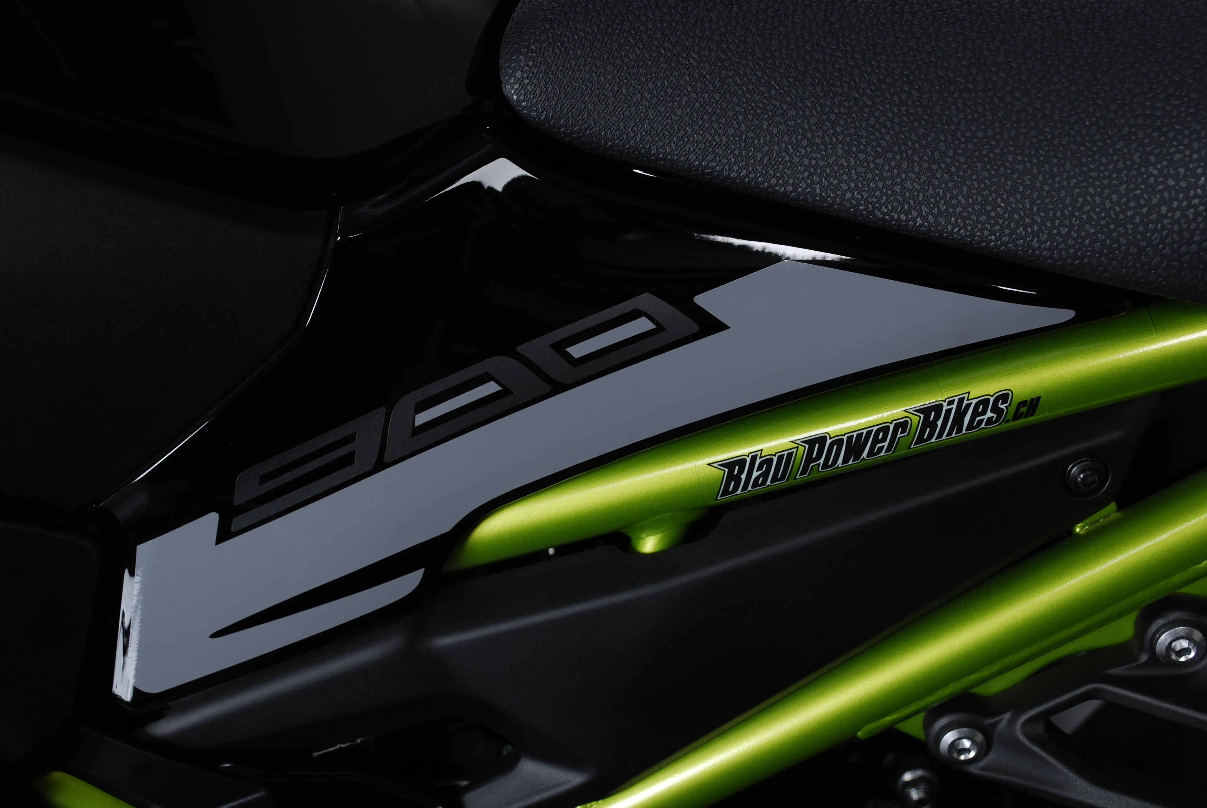 Z900 / MY21 2-Face Schwarz-Grau